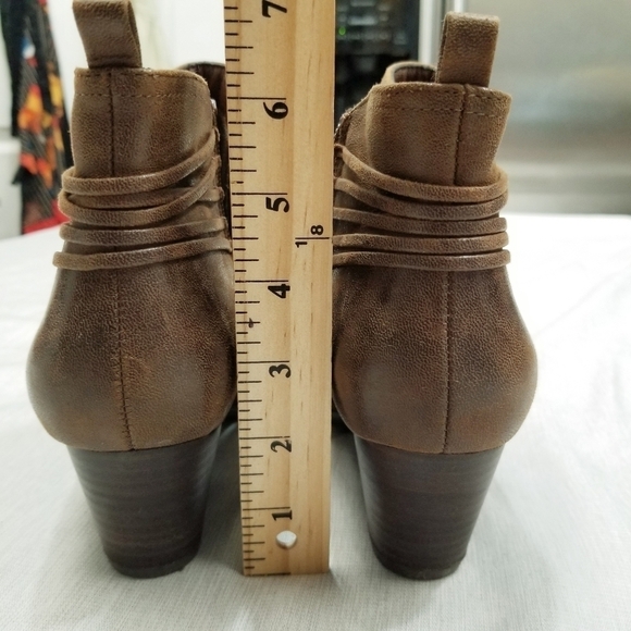 Baretraps Womens Leather Raewyn Heeled Ankle Boots Side Zip Brown Sz 8.5 M - Picture 2 of 14